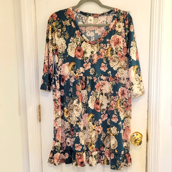 Sew In Love NWOT Floral Midi Dress Small - Picture 9 of 9